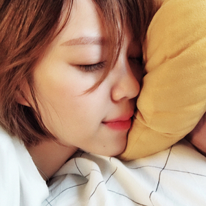 把腿张开绑在床上任人玩弄动漫
